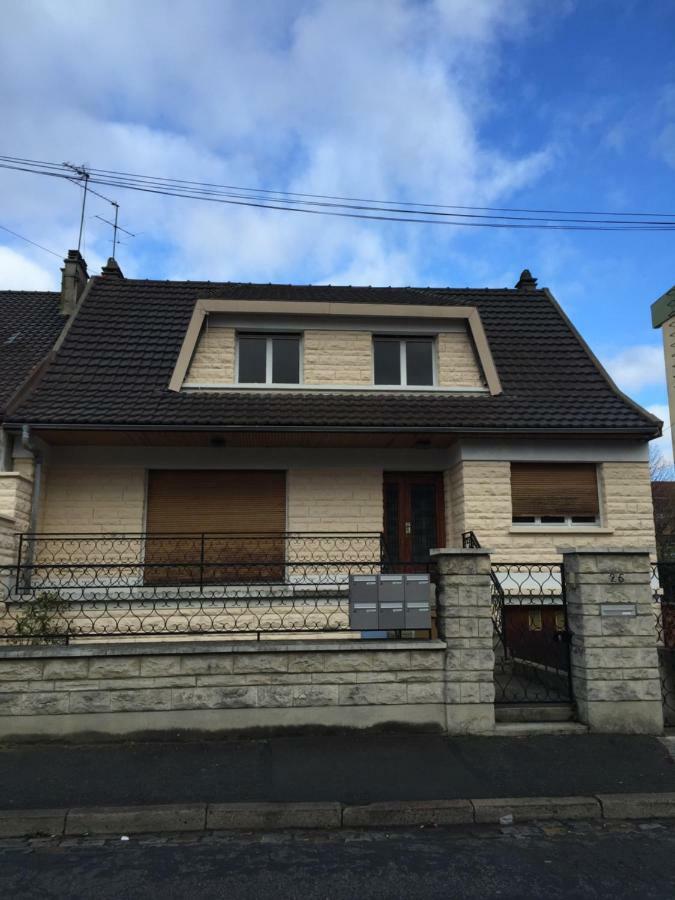 Lori Hostel Bobigny Exterior photo